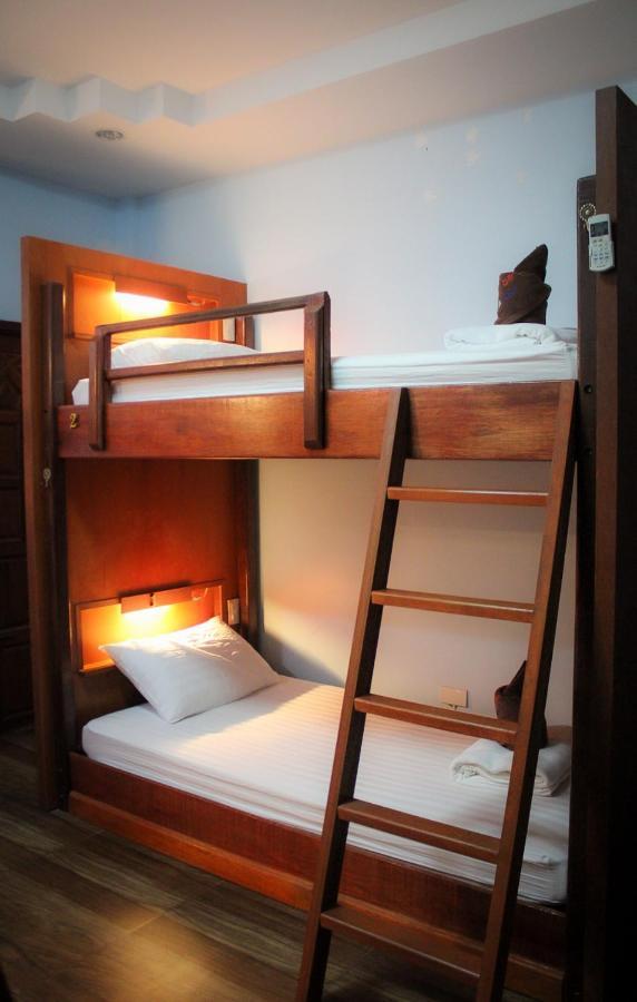 Phangan Barsay Hostel Thongsala Exterior photo