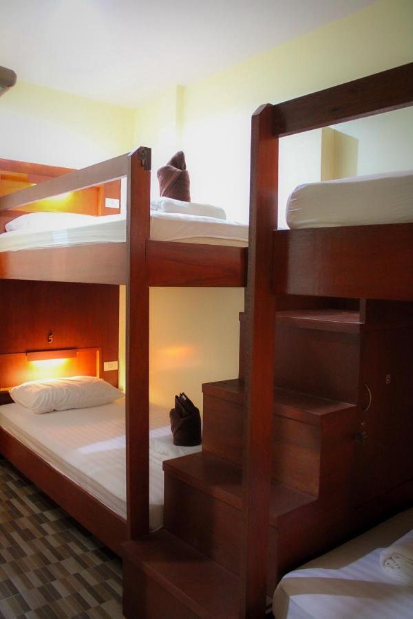 Phangan Barsay Hostel Thongsala Exterior photo